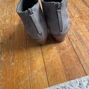Gray Ankle Boots with Elastic Panels and Zipper